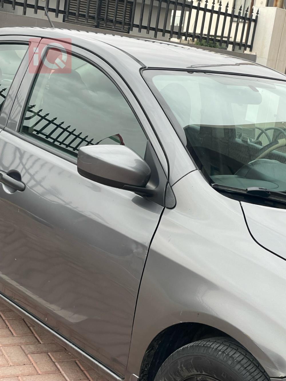 نيسان فيرسا